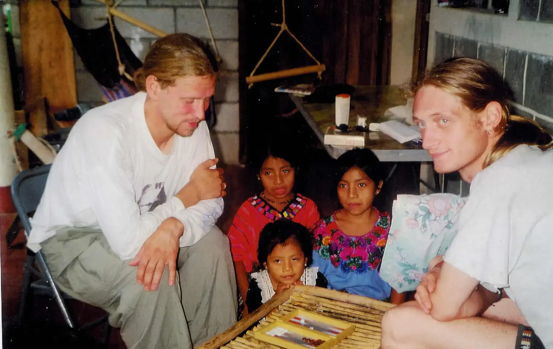 Centraal_Amerika_Guatemala6-nieuwsgierige-kinderen-op-san-pedrop-san-pedroierige-kinderen-op-san-pedrop-san-pedro Centraal_Amerika_Guatemala6-nieuwsgierige-kinderen-op-san-pedrop-san-pedroierige-kinderen-op-san-pedrop-san-pedro