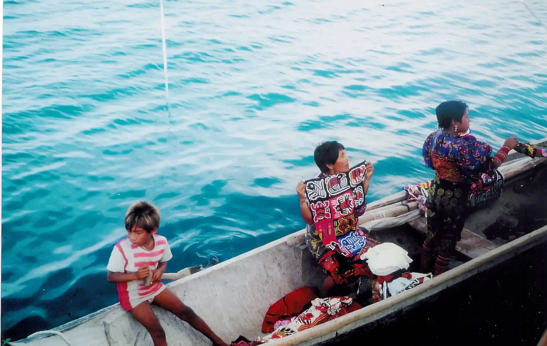 Centraal_Amerika_Panama5-san-blas-eilanden-khuna-indianen-verkopen-molas-molasindianen-verkopen-molas-molas Centraal_Amerika_Panama5-san-blas-eilanden-khuna-indianen-verkopen-molas-molasindianen-verkopen-molas-molas